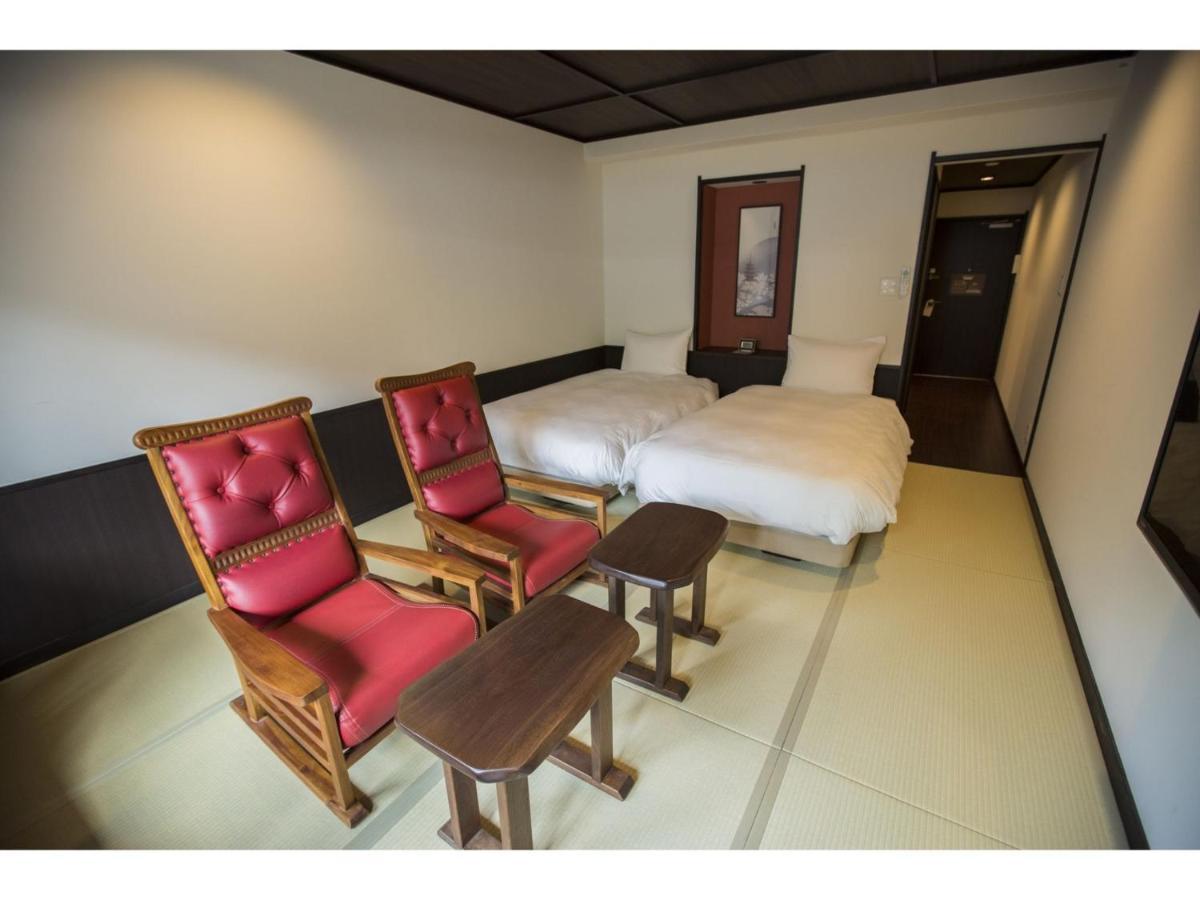 Studio,1645048760:JPEG