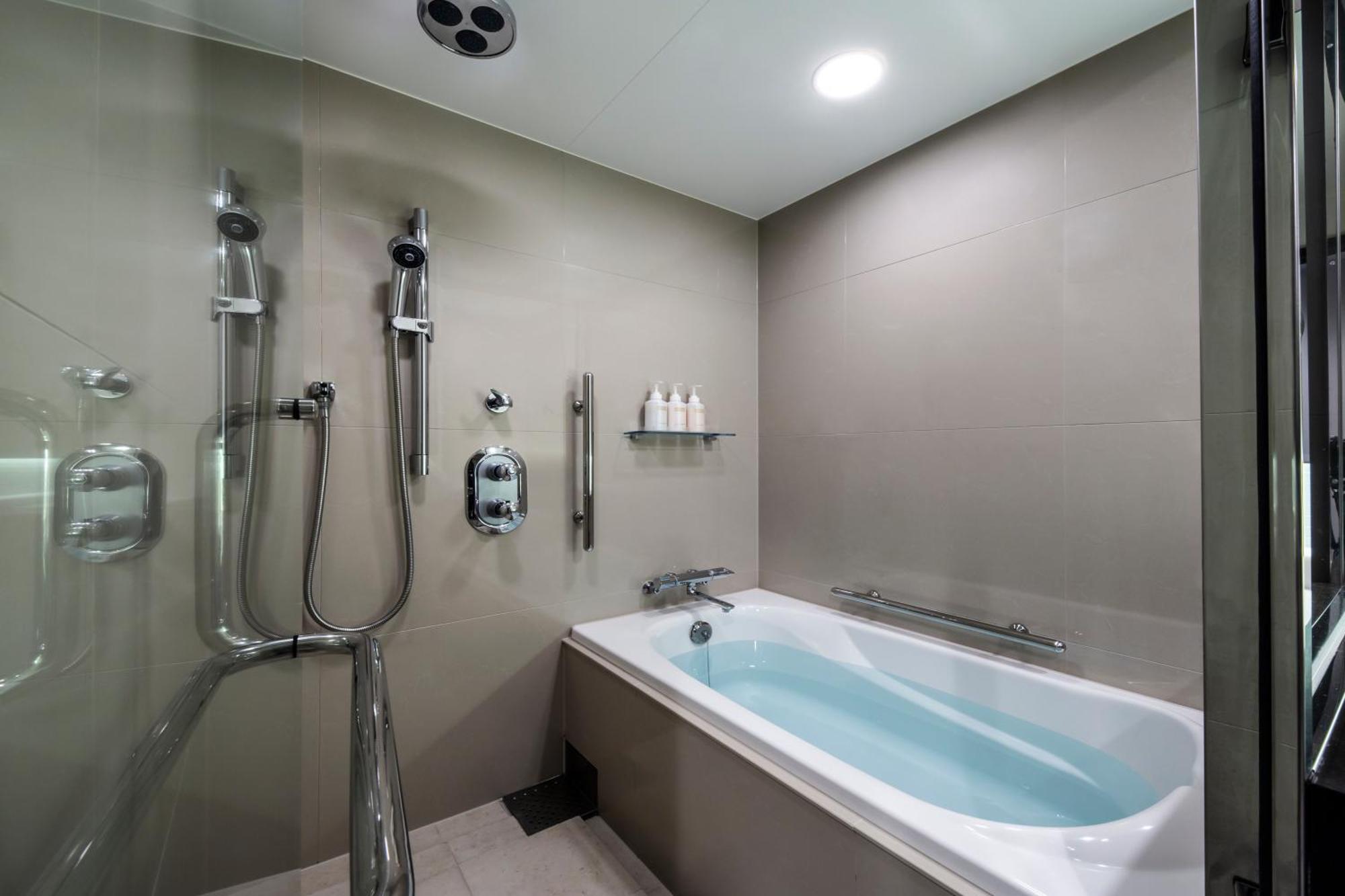 Deluxe Twin Room Separate Bath