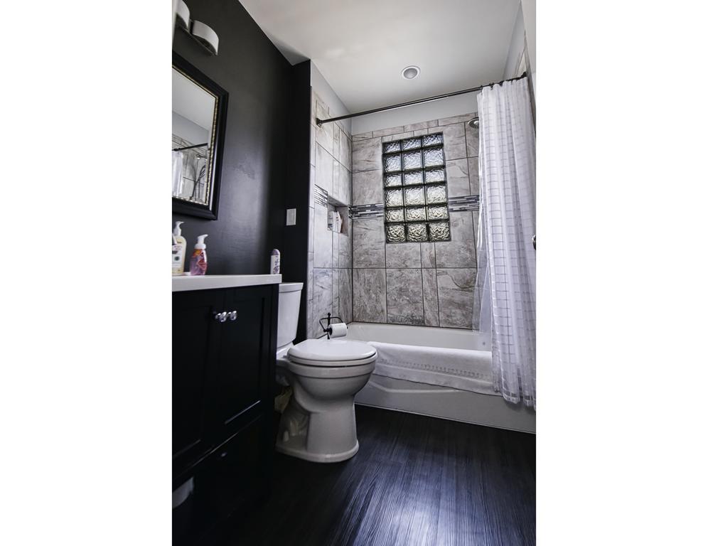 Bunk Bed in Female Dormitory Room,124702008:JPEG