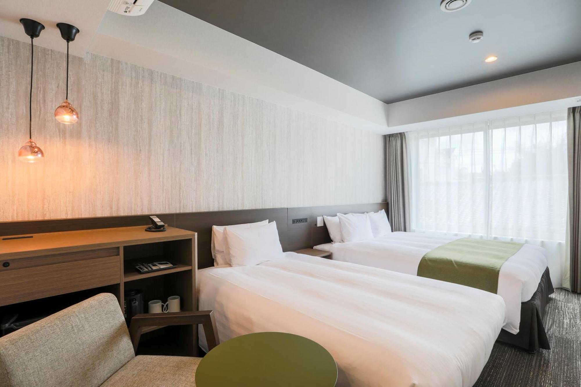 Standard Queen Room with Extra Bed - Non-Smoking