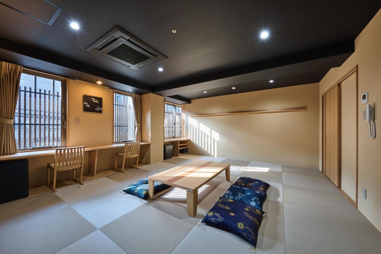 Family Room,1301500471:JPEG