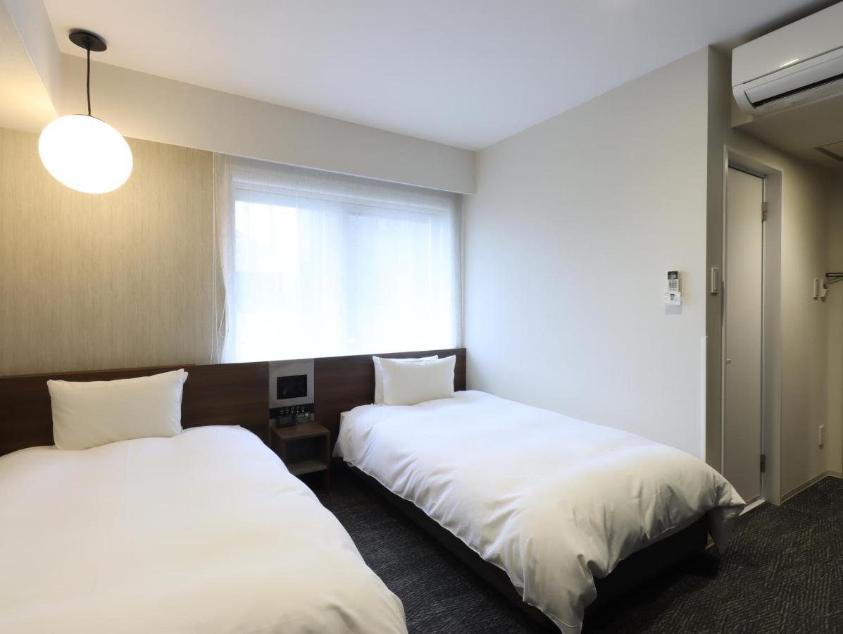 Twin Room,1362709562:JPEG