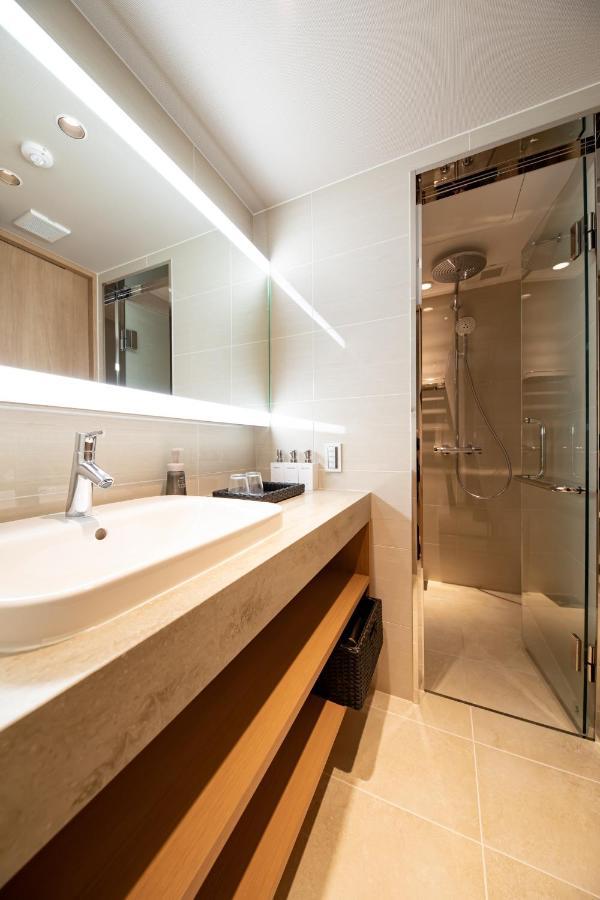 Twin Room,1480872245:JPEG