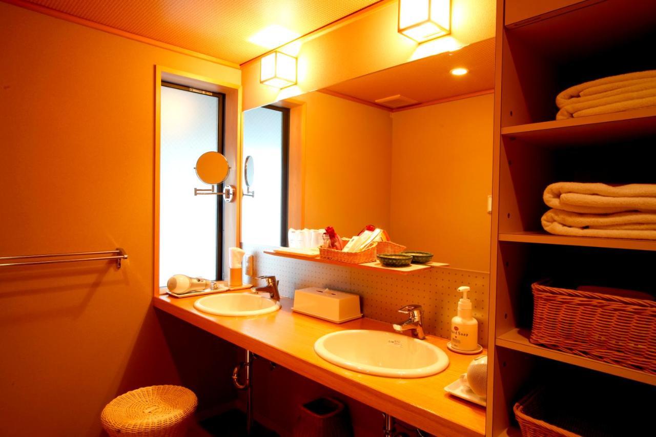 Family Room with Bathroom,1487507452:JPEG