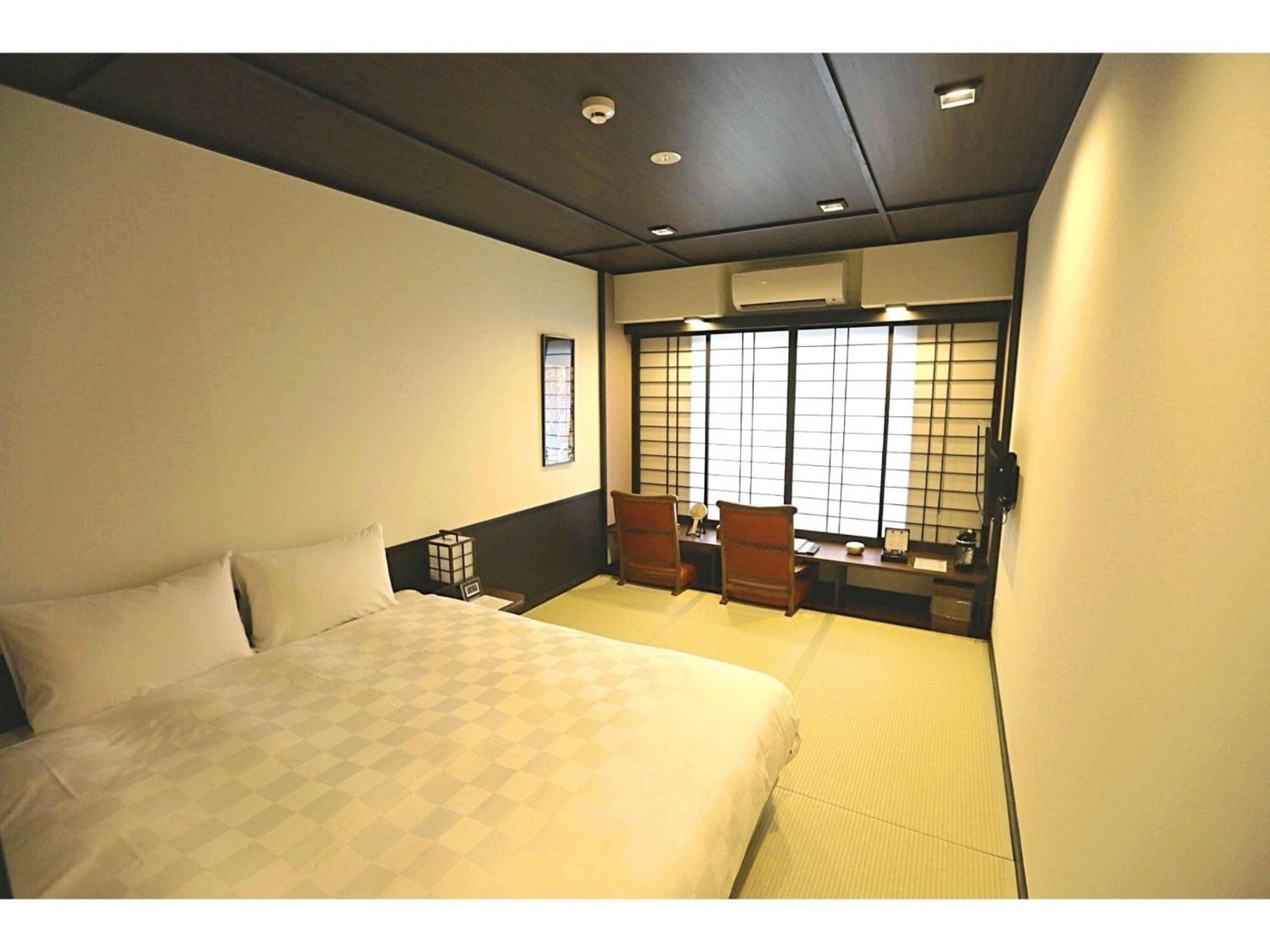 Studio,1645048818:JPEG