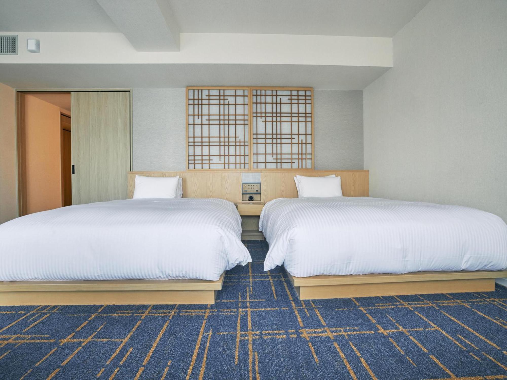 Grand Twin Room River View Non-Smoking
