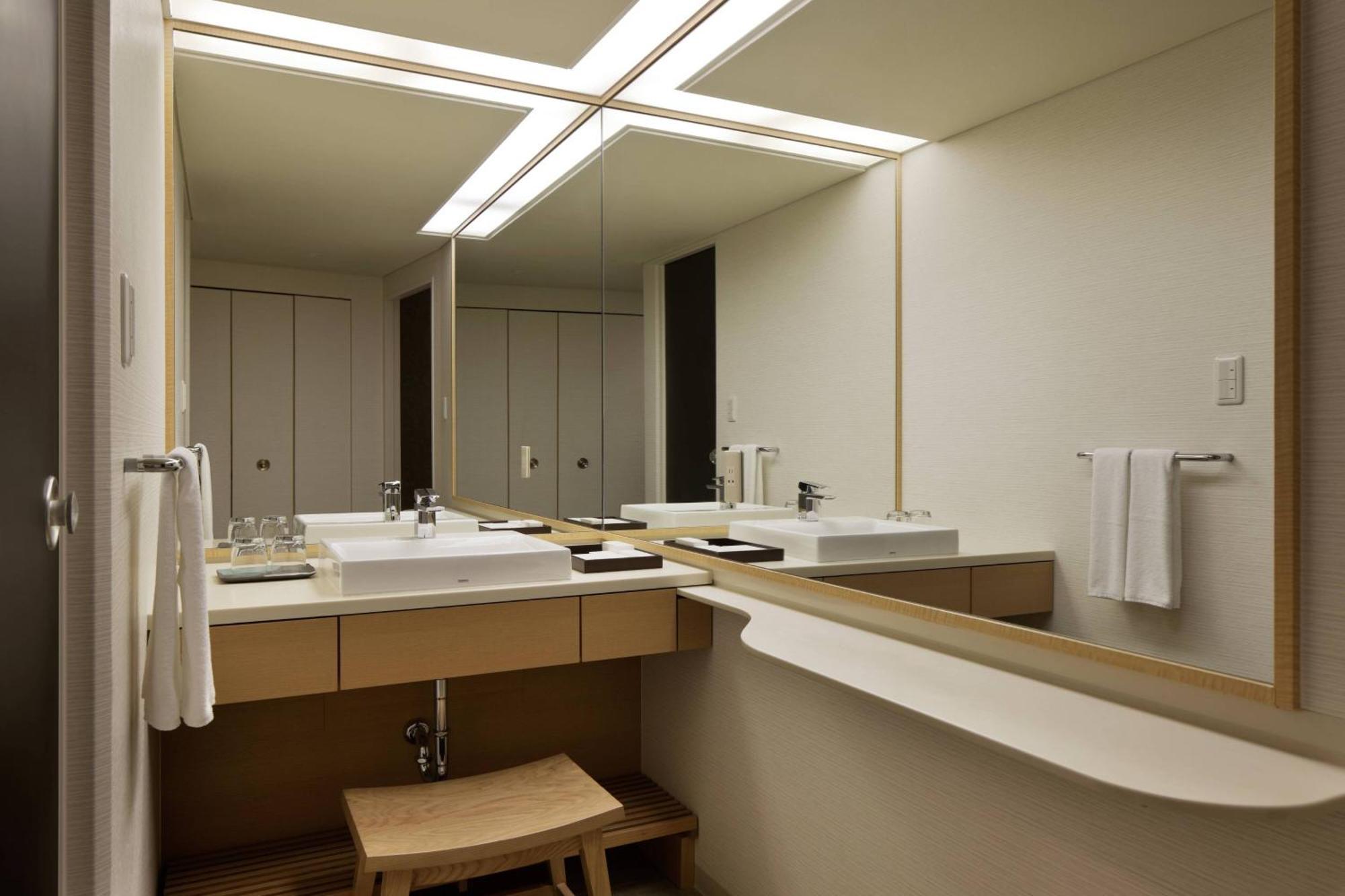 Twin Room Club Floor