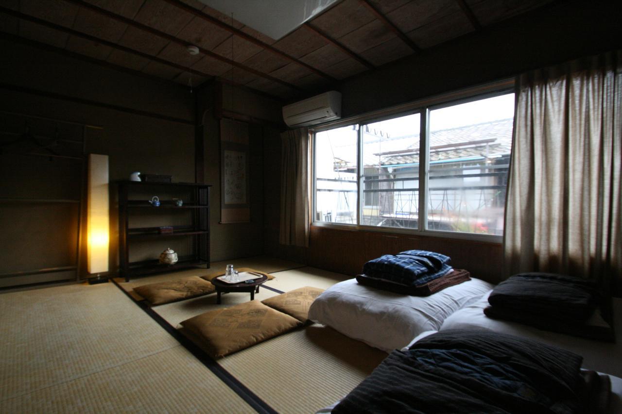 Driepersoonskamer in Japanse Stijl met Gedeelde Badkamer