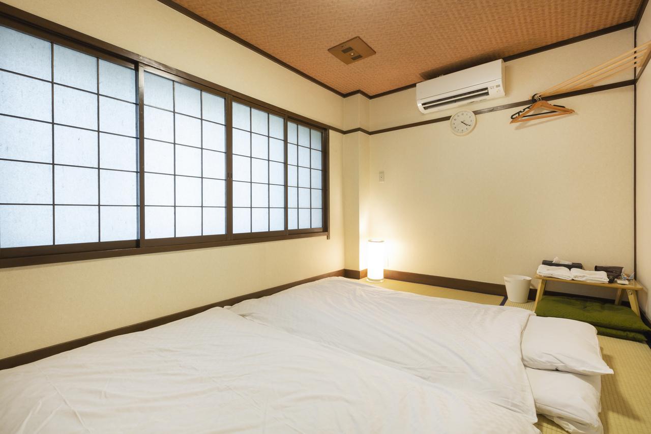 Basic Triple Room  with Shared Bathroom