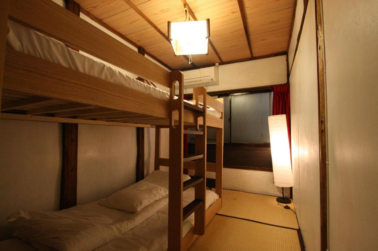 Economy Tweepersoonskamer in Japanse Stijl met 2 Aparte Bedden en Gedeelde Badkamer