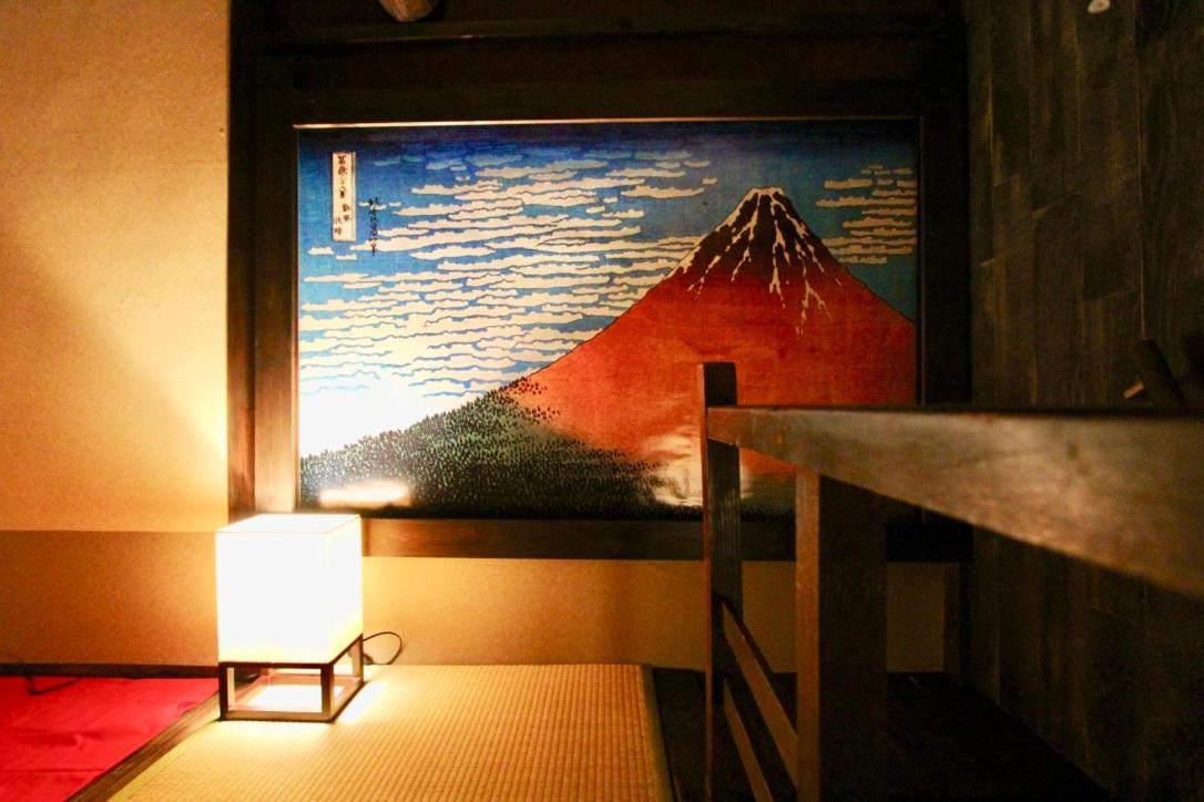 Three-Bedroom House,771181597:JPEG