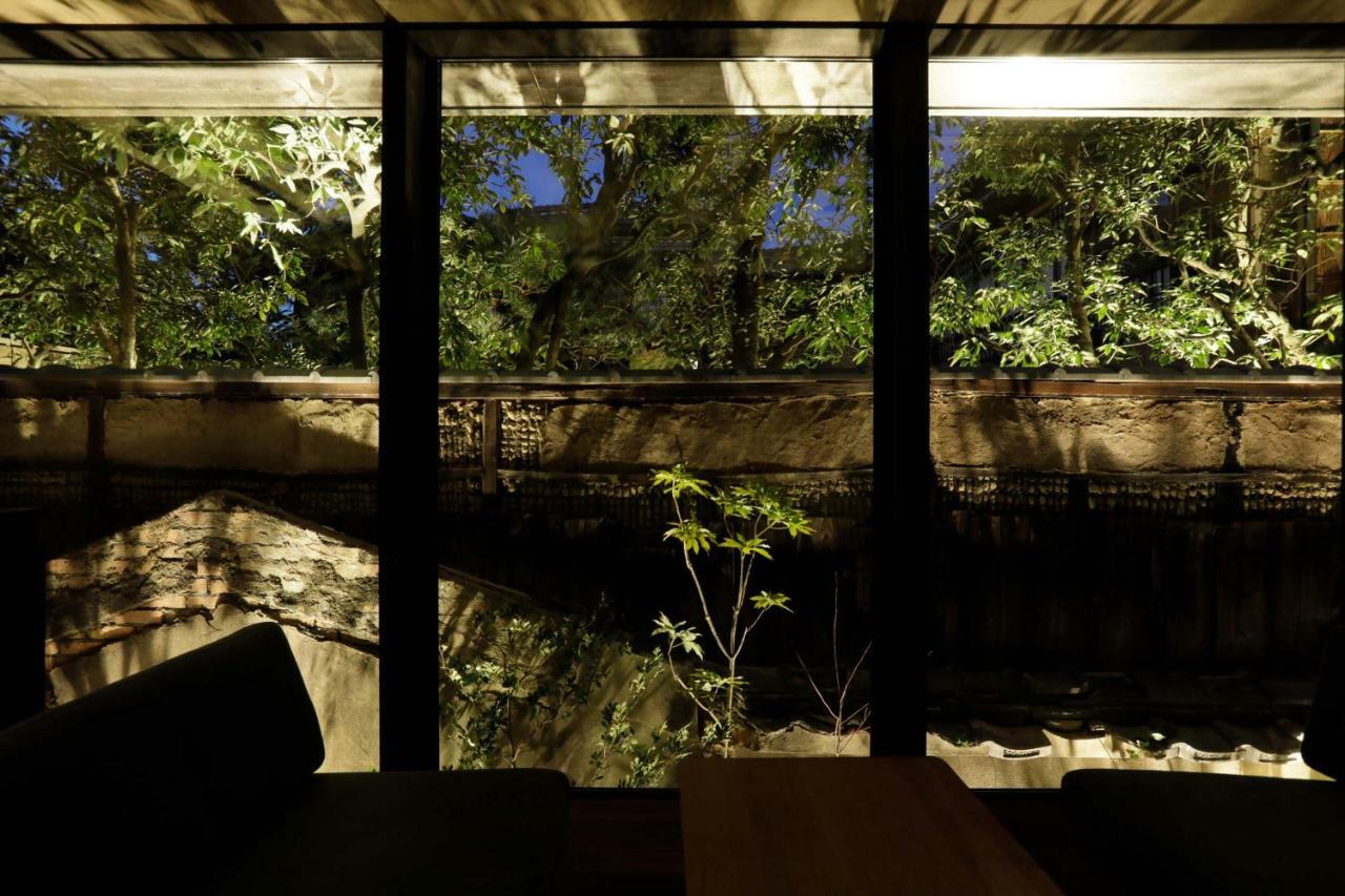 Habitación Deluxe con zona de tatami y vistas al patio - 1 cama extragrande - Anexo