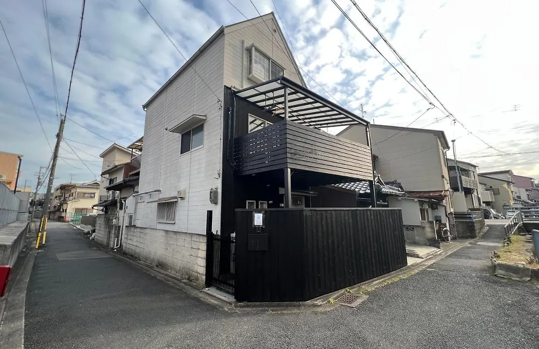 ゲストハウス宮の軒-稲荷参道前 3-Floor Family House, Four Living Room, Washmachine, 2 Toilet, Project, Big Supermarket Nearby-1