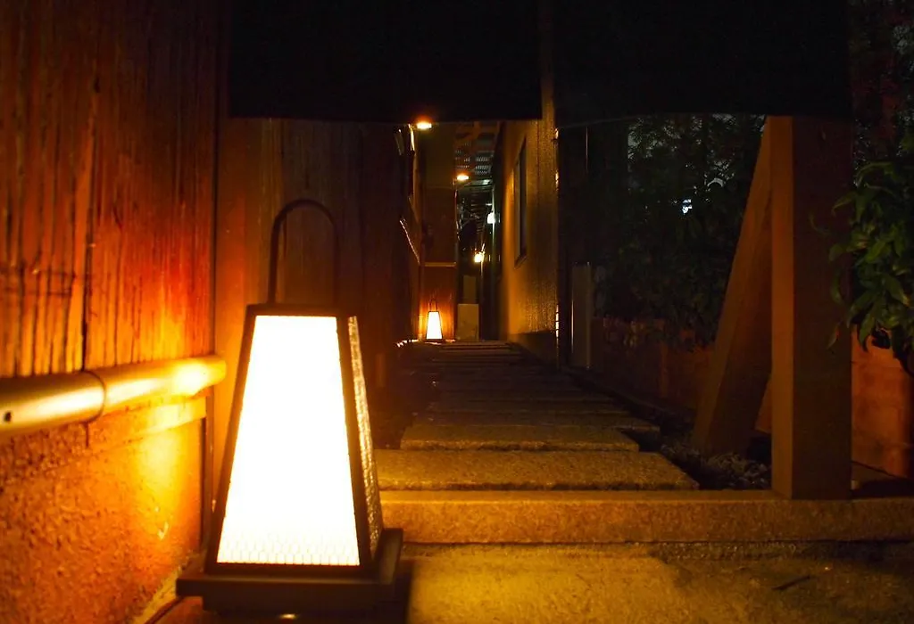 Kyoto Yadomachi Wakamiyagojo-1