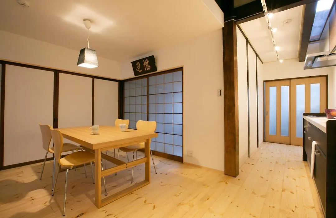 Holy'S House-1