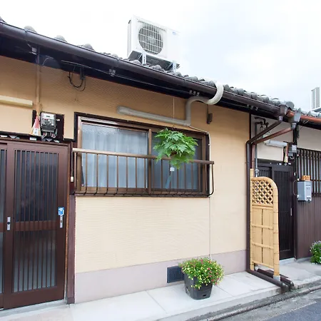 Kujo Stays-3