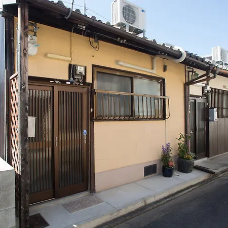 Kujo Stays-2