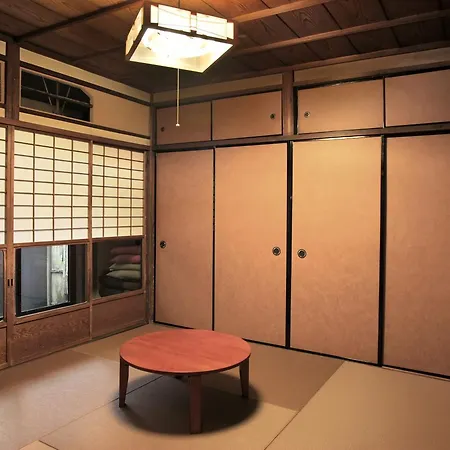 Kiyomizuan 清水庵 車庫2台可 ビフォアアフターの匠 坂田基禎さん改築の京町家-3